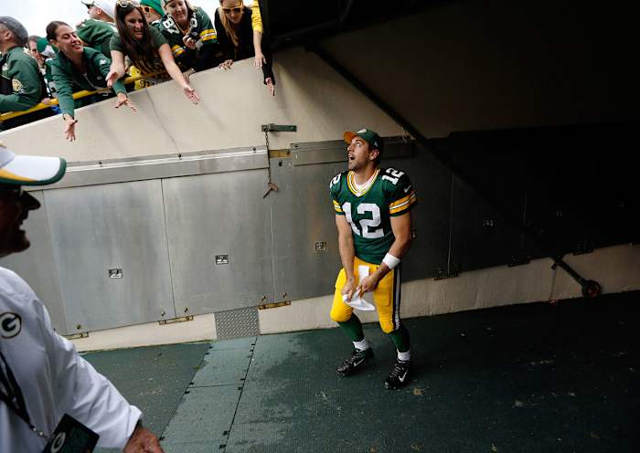 2013-aaron-rodgers-fans.jpg
